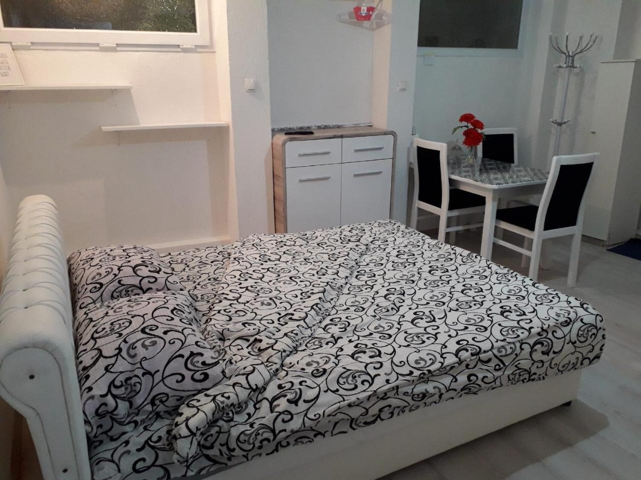 Studio Nena Mostar Luaran gambar